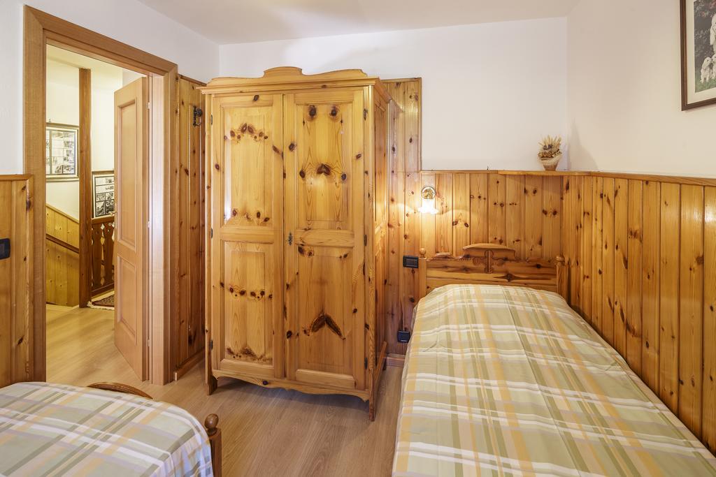CiasaToa Apartment Cortina d'Ampezzo Ruang foto